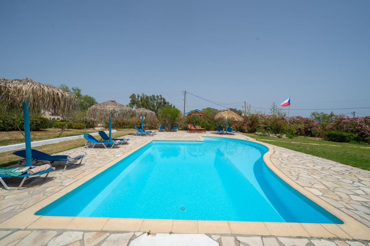 XI Village Xi Beach Exterior photo
