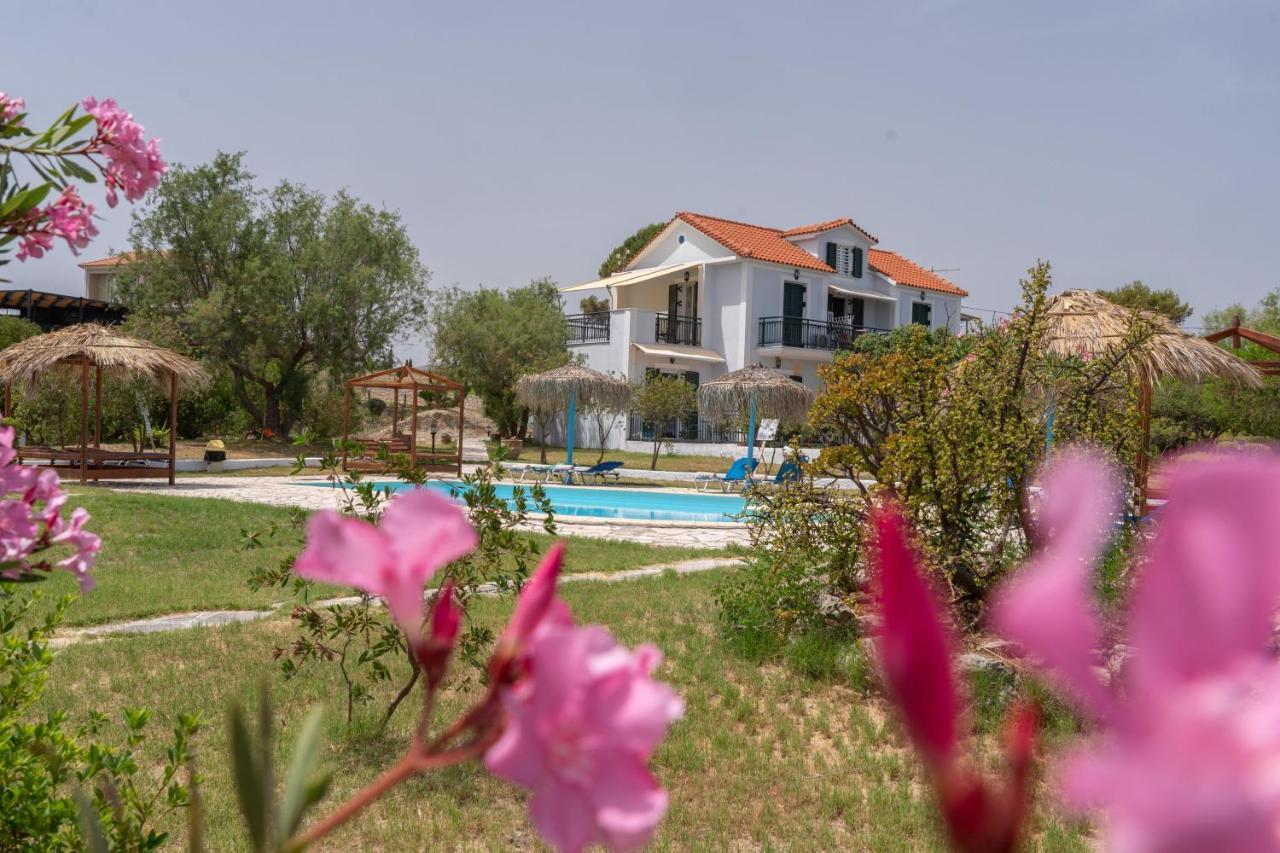 XI Village Xi Beach Exterior photo